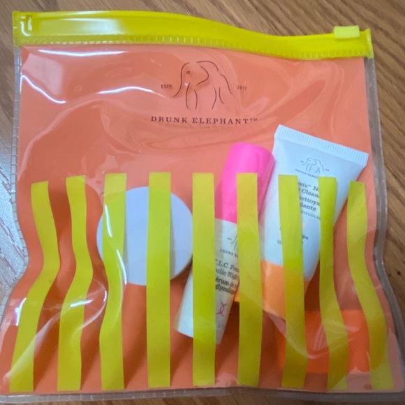 Drunk Elephant Mini Set-Moisturizer,Serum&Cleanser - Picture 2 of 4